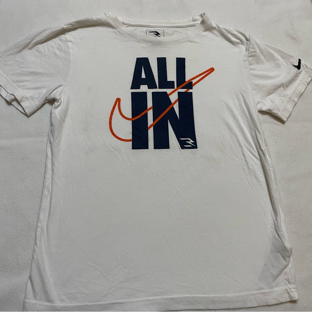 NIKE Tee